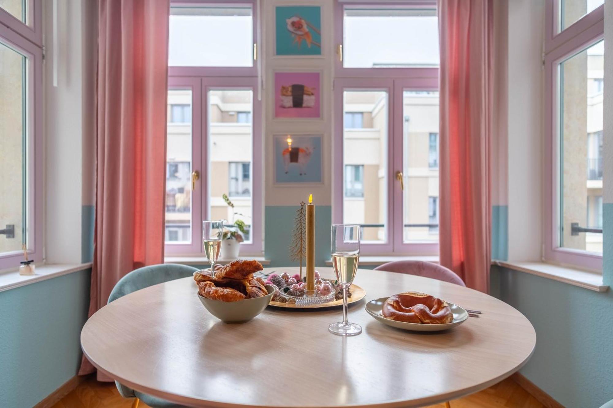 Colorful, Working Place, Netflix, Sight Seeing Lipsk Zewnętrze zdjęcie