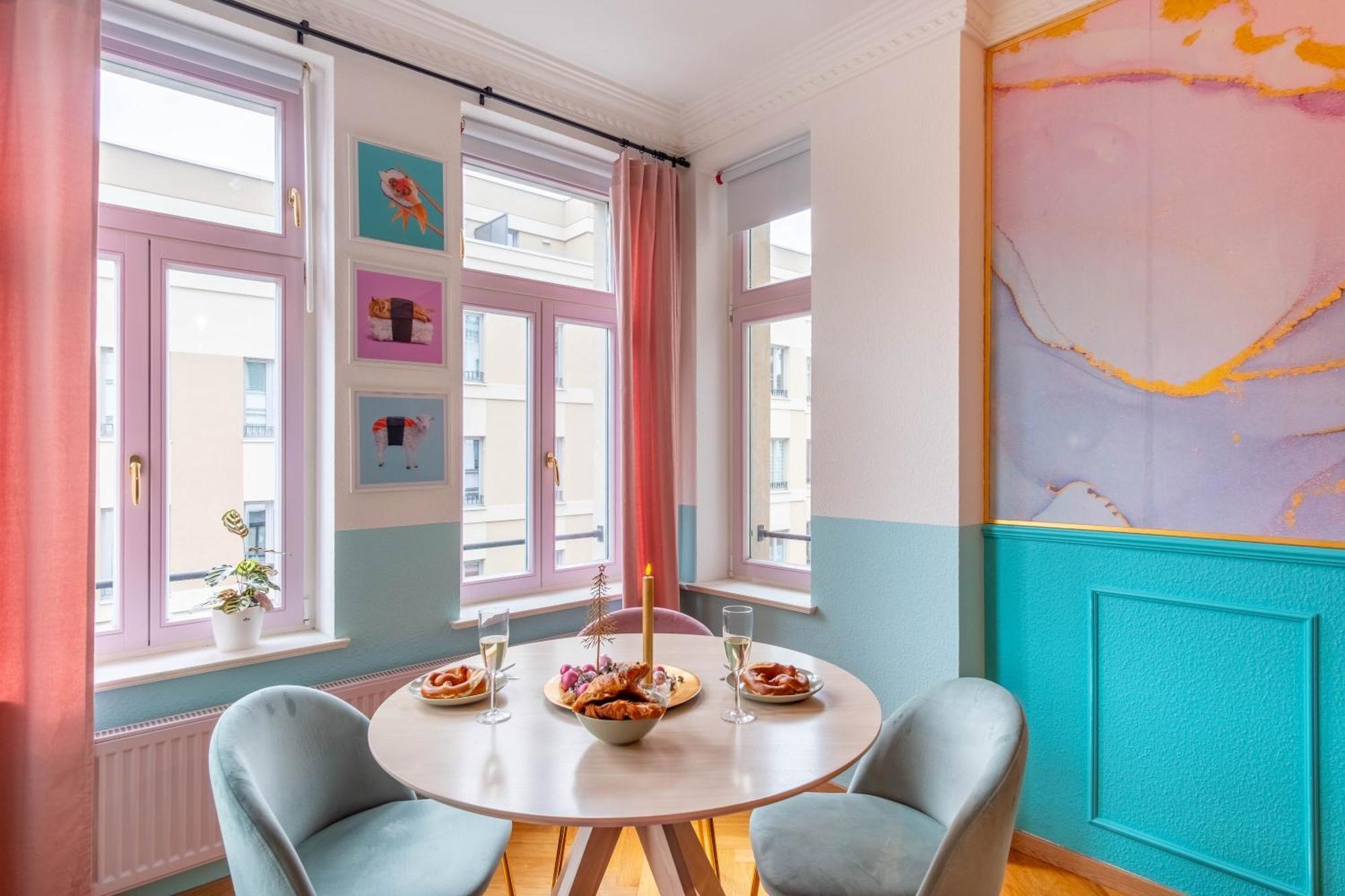 Colorful, Working Place, Netflix, Sight Seeing Lipsk Zewnętrze zdjęcie